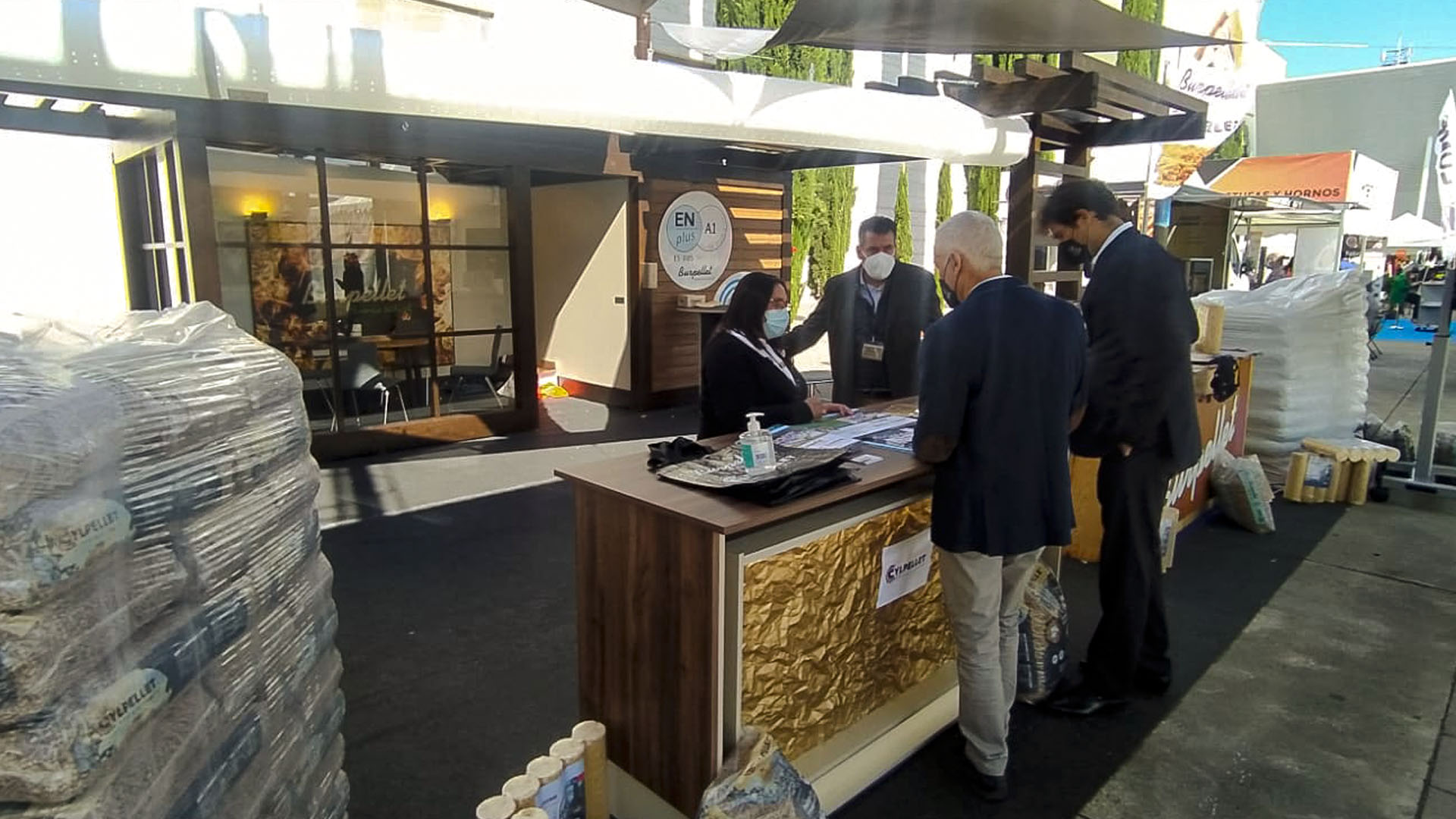 cyl-stand-expo